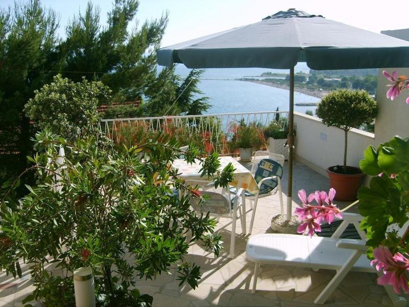 Apartment In Omis With Sea View, Balcony, Air Conditioning, Wi-Fi Bagian luar foto
